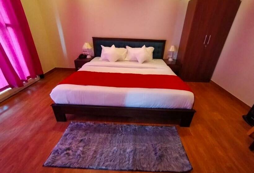 Номер Deluxe, Satopanth The Auli Resort