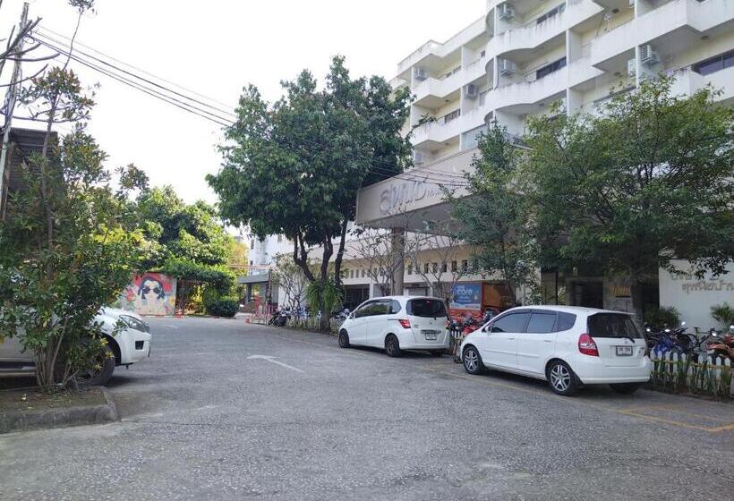 آپارتمان 1 خوابه, 7 Pool Condo Opposite The Train Station Near Old City And Nimman