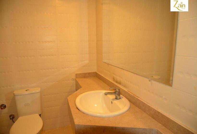 اتاق استاندارد سه نفره, Zain Dive Inn
