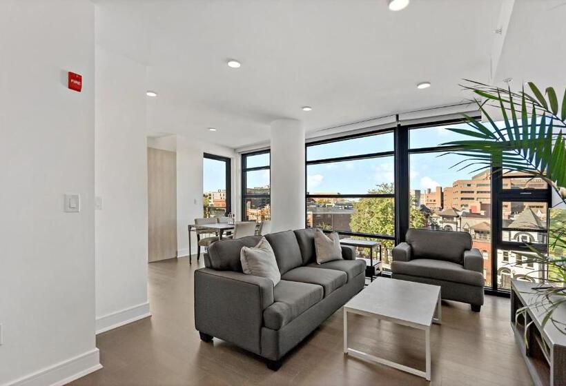 Apartamento 1 Dormitório com Sacada, Pure Voyage Shaw