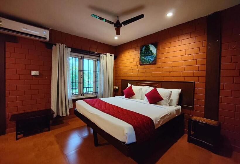 اتاق لوکس با بالکن, Ibex River Resort, Pollachi
