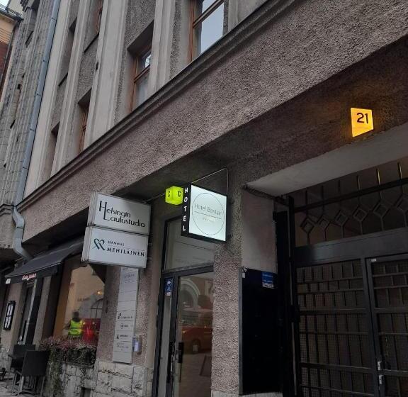اتاق سوپریور, Bastian