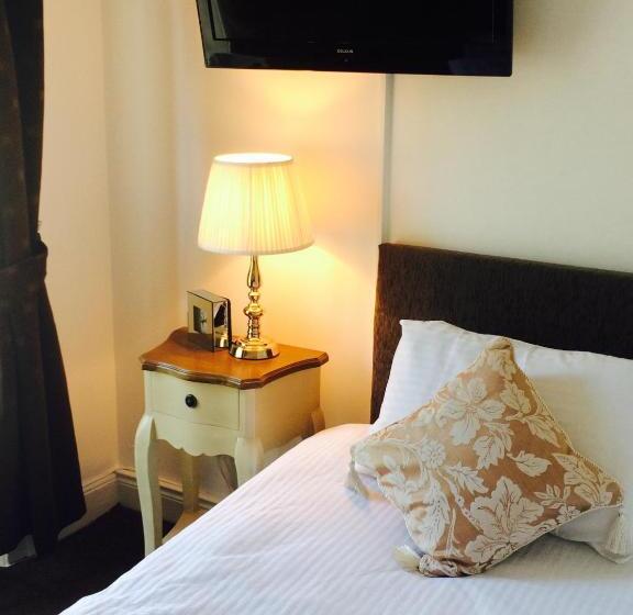 اتاق اکونومی یک تخته, Serendipity House