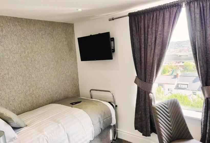 اتاق اکونومی یک تخته, Serendipity House