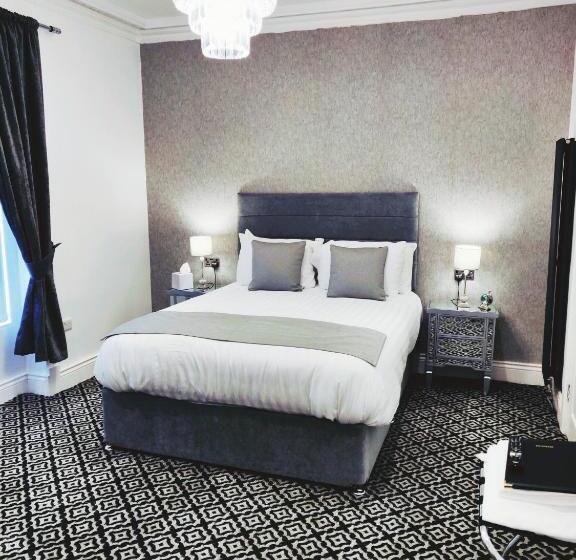 اتاق لوکس, Serendipity House