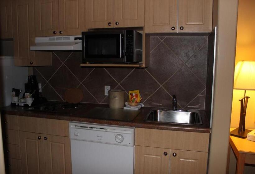 Студия Стандарт, Clearwater Hotel Ltd