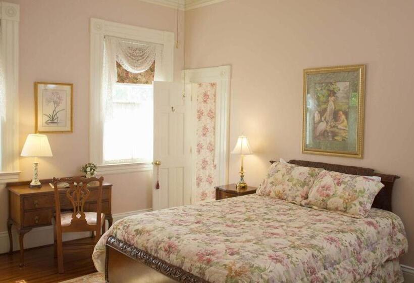 Номер Стандарт, Lookaway Inn