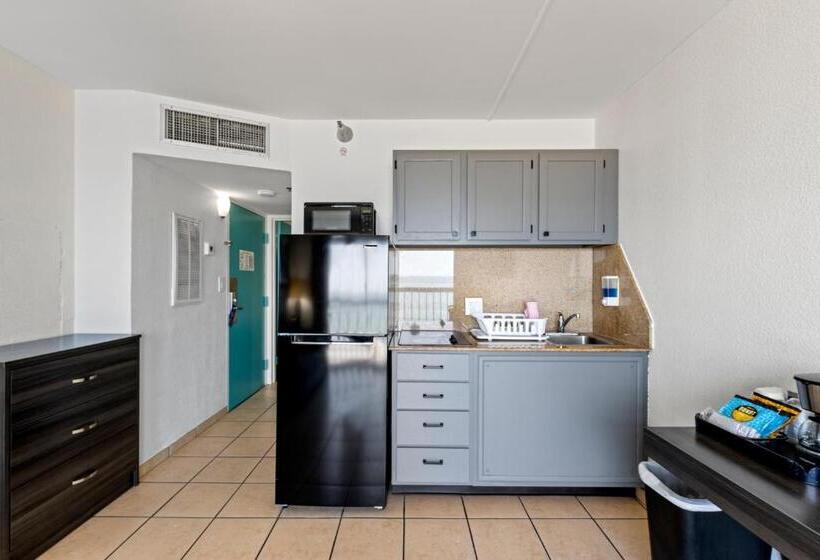 带阳台套房, Surestay Studio By Best Western Virginia Beach Oceanfront
