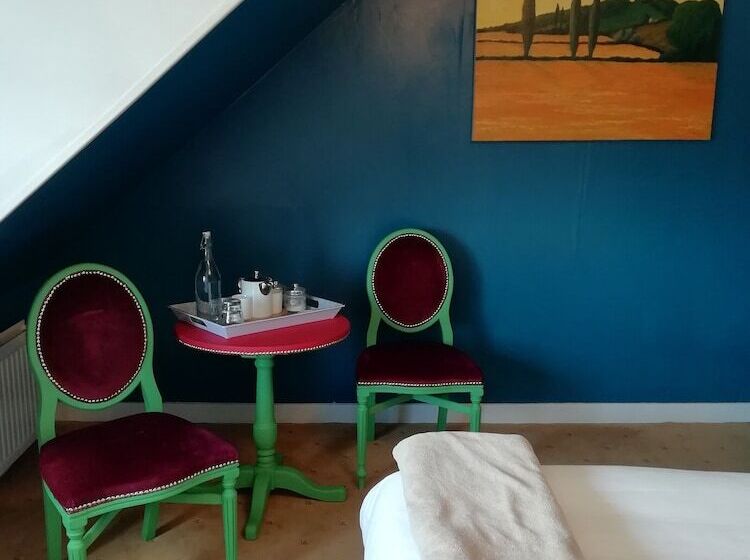 클래식 룸 킹 침대, Argyle Guest House