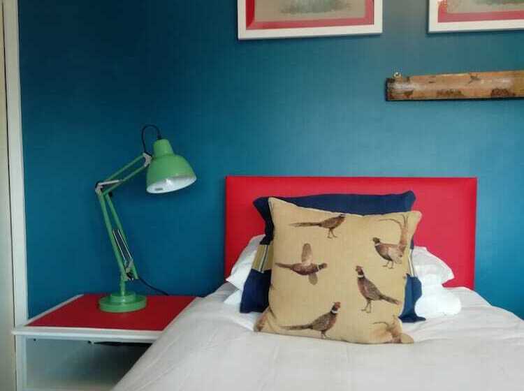 클래식 룸 킹 침대, Argyle Guest House
