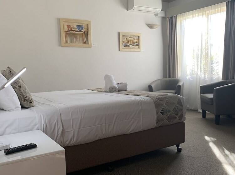 스탠다드 룸 킹사이즈 침대, Oasis Inn Ulladulla