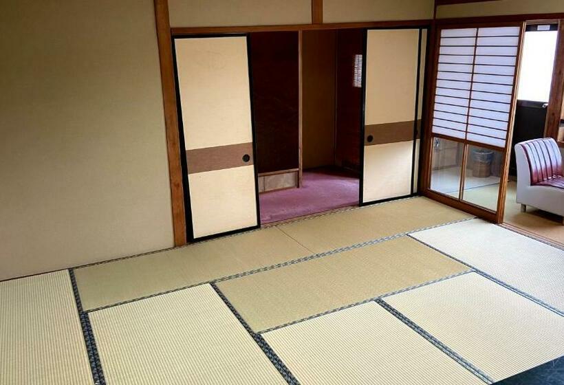 Chambre Familiale, ゲストハウス　華屋 (guest House Hanaya）