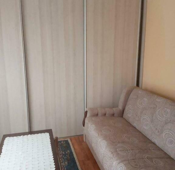 اتاق لوکس با بالکن, Konak Mali Raj