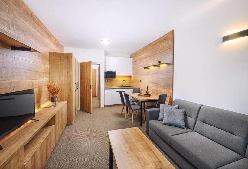 Студио Стандарт с Террасой, Resort Lucky Jasna