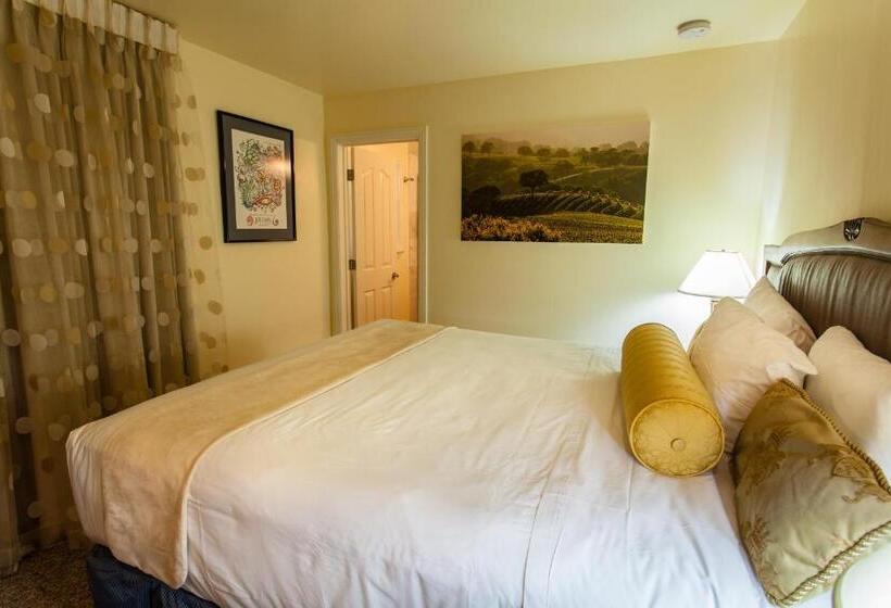 Люкс Deluxe Кровать Кинг, The Vendange Carmel Inn & Suites