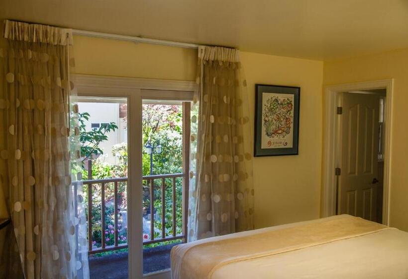 Люкс Deluxe Кровать Кинг, The Vendange Carmel Inn & Suites