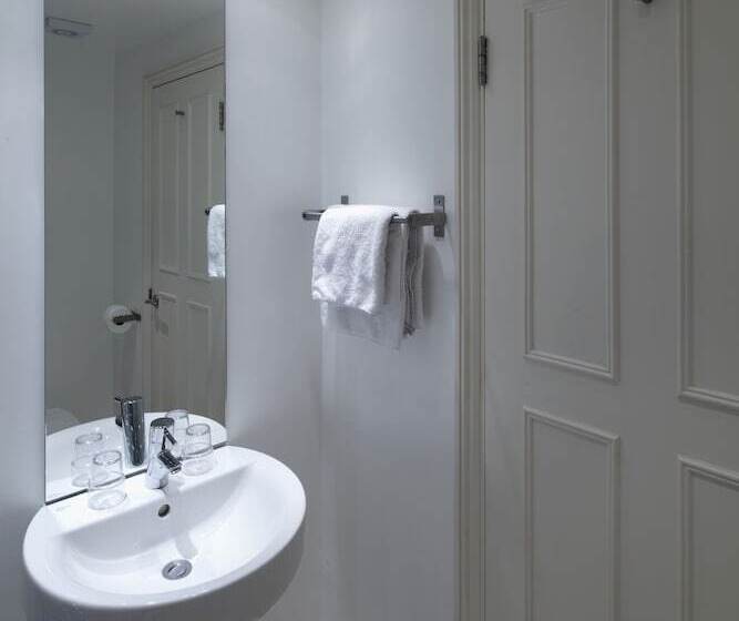 Escritório Estándar, B&b Belgravia