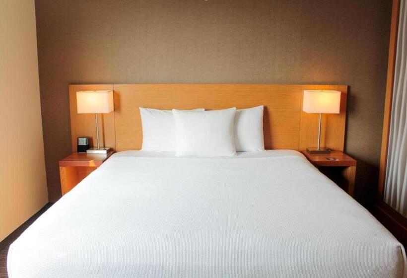 اتاق استاندارد با تخت بزرگ, Courtyard By Marriott Ciudad Del Carmen Campeche