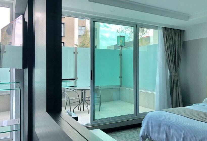 ジュニアスイート, Marbella
