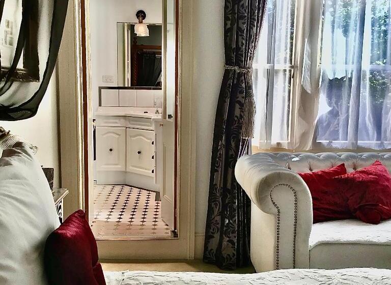 اتاق استاندارد با تخت بزرگ, Kurrajong House