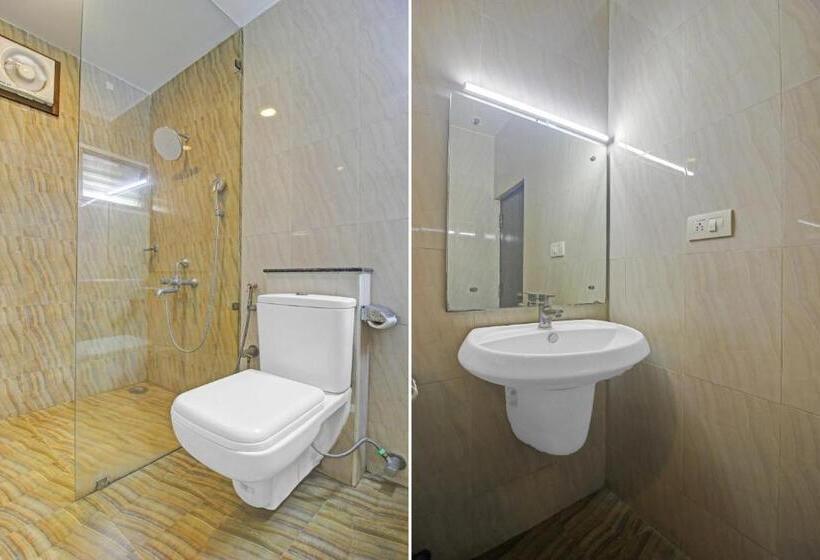 Трехместный Номер Deluxe, Super Townhouse Oak Madhapur Nera Regency