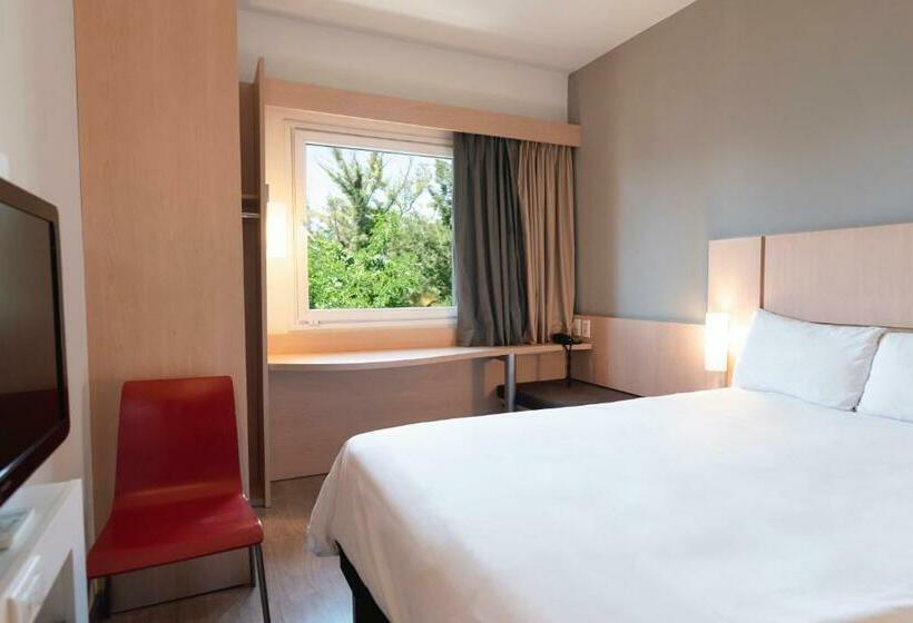 Номер Стандарт, Ibis Pilar