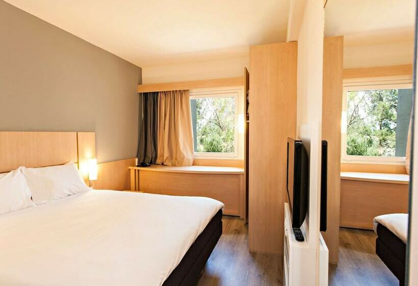 Номер Стандарт, Ibis Pilar