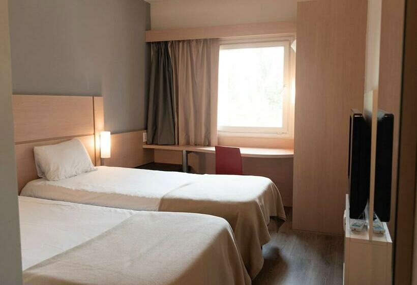 Номер Стандарт, Ibis Pilar
