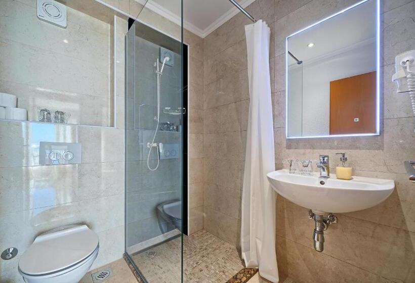 חדר לארבעה סטנדרטי עם מרפסת, Sunset Split Rooms