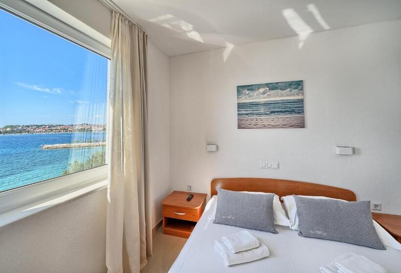 חדר סטנדרט לארבעה נוף לים, Sunset Split Rooms