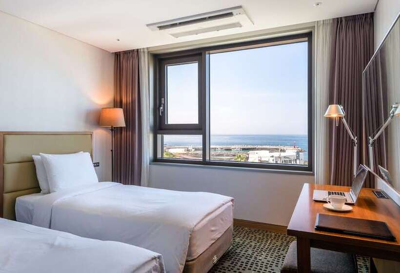 اتاق خانوادگی با چشم‌انداز دریا, Grabel Hotel Jeju