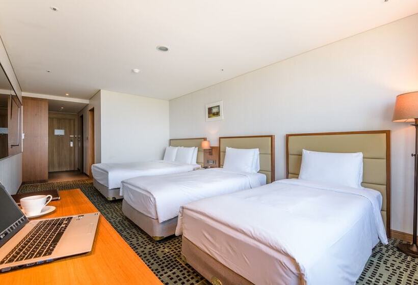 اتاق خانوادگی با چشم‌انداز دریا, Grabel Hotel Jeju