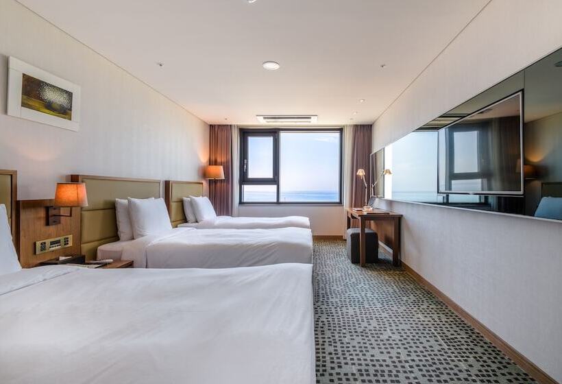 اتاق خانوادگی با چشم‌انداز دریا, Grabel Hotel Jeju