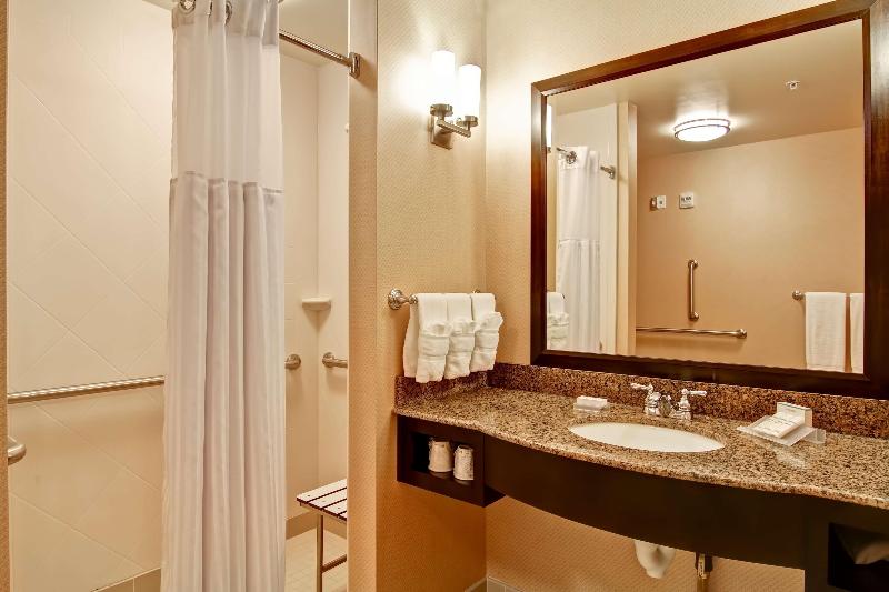 Стандартный Номер Кровать Кинг, Hilton Garden Inn Woodbridge