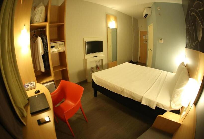 Номер Стандарт, Ibis Jatai