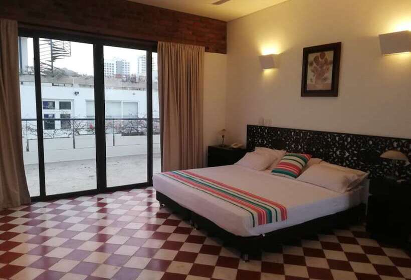اتاق لوکس, The Orange House Santa Marta