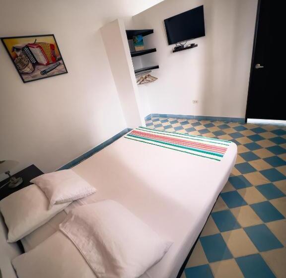 اتاق اکونومی, The Orange House Santa Marta