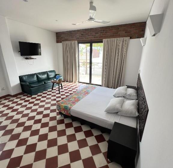 سوئیت با تخت بزرگ, The Orange House Santa Marta