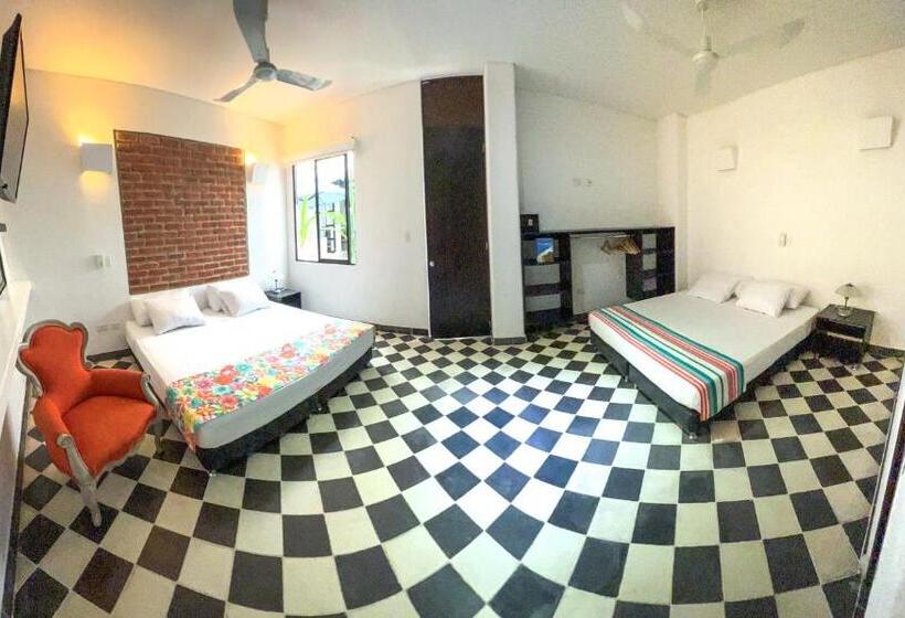 اتاق کلاسیک چهارنفره, The Orange House Santa Marta