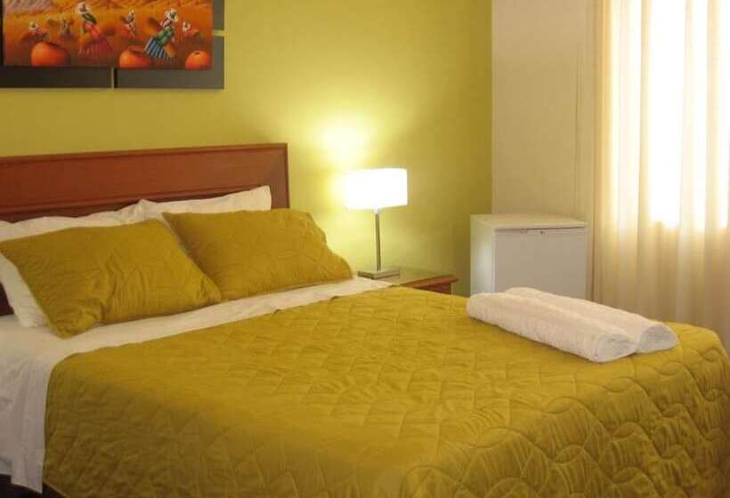 Quarto Estandar, Sevilla House