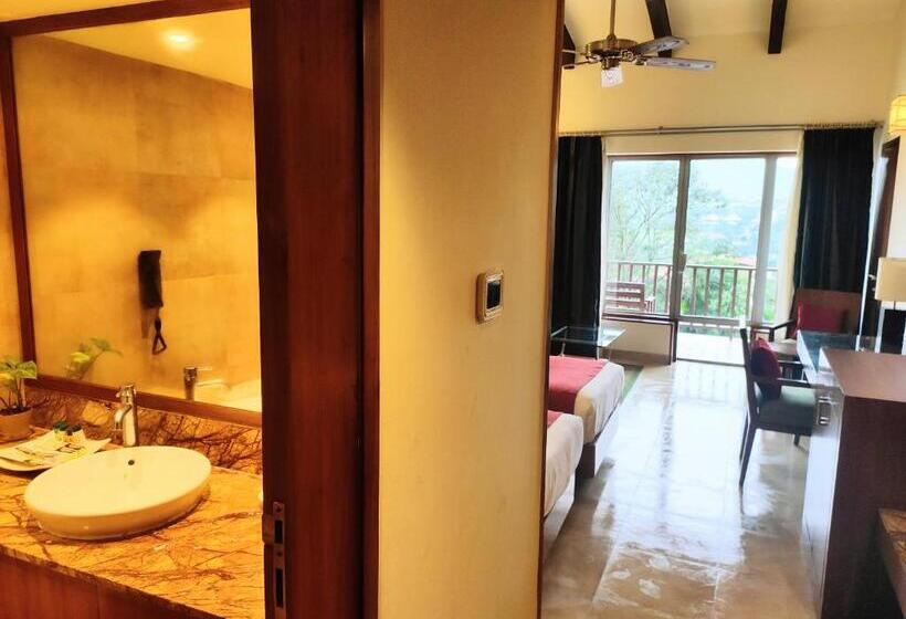 Классический Номер, Fariyas Resort, Lonavala