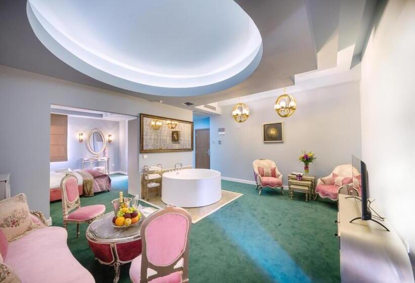 디럭스 스위트, Phoenicia Comfort