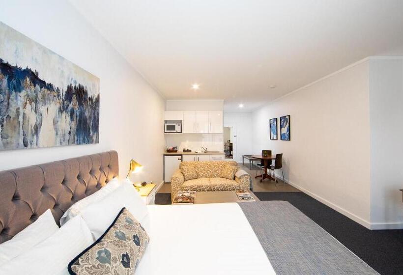 Номер Стандарт с Кухней, New England Motor Lodge