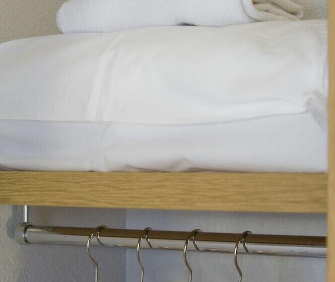 اتاق استاندارد چهار تخته, B&b Hotel Rennes Sud Chantepie