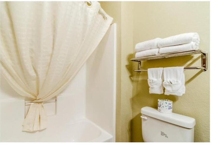 Номер Deluxe Кровать Кинг, Cobblestone Inn & Suites  Cambridge