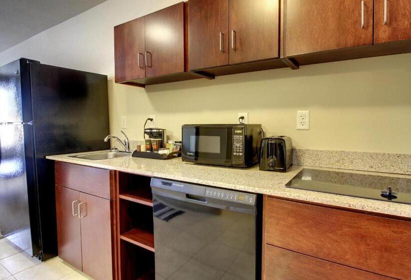 Четырехместный Номер Стандарт, Cobblestone Inn & Suites  Cambridge