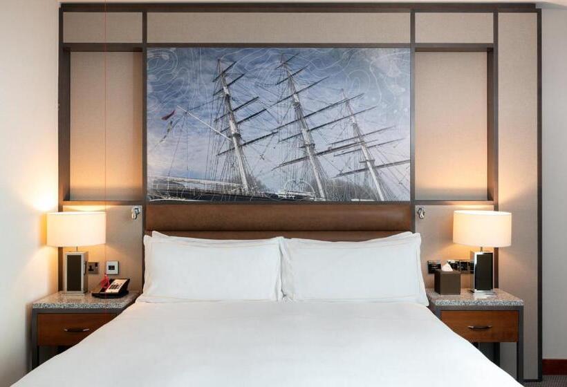 اتاق استاندارد با تخت بزرگ برای معلولان, Intercontinental London  The O2