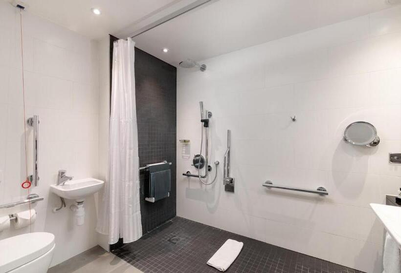 اتاق استاندارد با تخت بزرگ برای معلولان, Intercontinental London  The O2