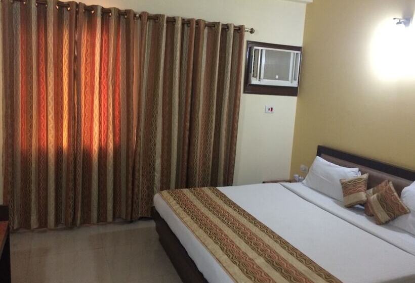 غرفة ديلوكس, Maiden Residency