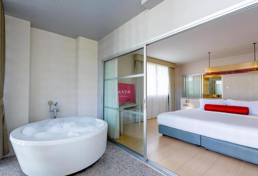 테라스 주니어 스위트, Ramada By Wyndham Phuket Deevana
